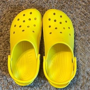 Yellow crocs M6/W8